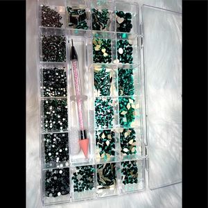 Nail Art Rhinestone,Accessories Decorations,Green color  new Condition